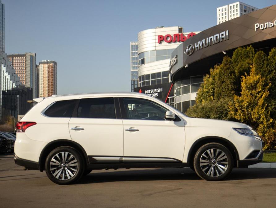 Mitsubishi Outlander III Рестайлинг 3 Москва  - изображение 13