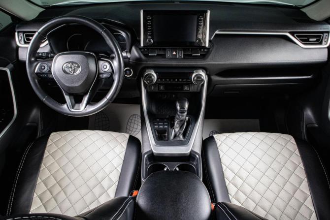 Toyota RAV4 V (XA50) с пробегом 2021 года, цена 4 099 000 рублей, 83900 км, внедорожник, Автокод Объявления