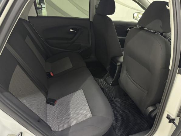 Volkswagen Polo V с пробегом 2015 года, цена 949 000 рублей, 130000 км, седан, Автокод Объявления