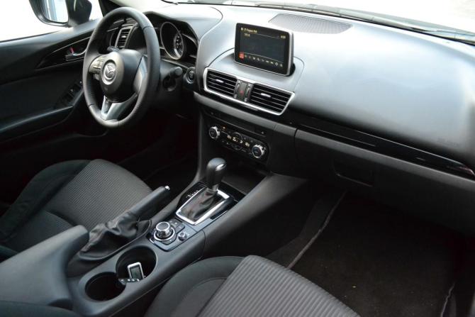 Mazda 3 III (BM) с пробегом 2015 года, цена 1 450 000 рублей, 150251 км, седан, Автокод Объявления