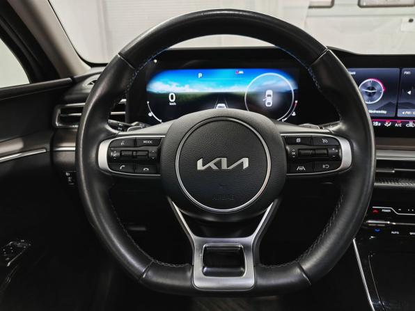 Kia K5 III с пробегом 2022 года, цена 3 243 000 рублей, 48864 км, седан, Автокод Объявления