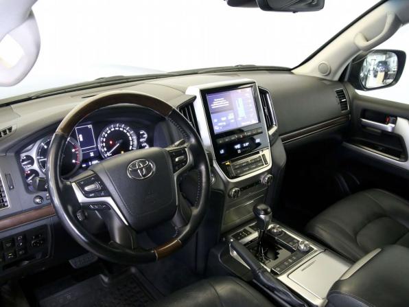 Toyota Land Cruiser 200 Series Рестайлинг 2 с пробегом 2018 года, цена 7 990 000 рублей, 51985 км, внедорожник, Автокод Объявления
