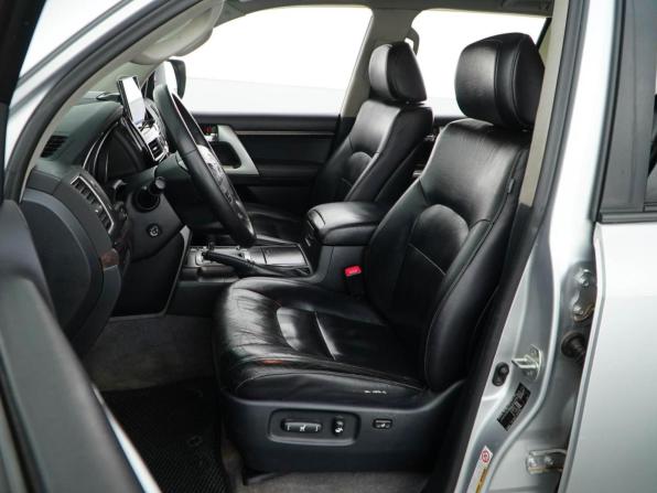 Toyota Land Cruiser 200 Series Рестайлинг 1 с пробегом 2012 года, цена 3 295 055 рублей, 255531 км, внедорожник, Автокод Объявления