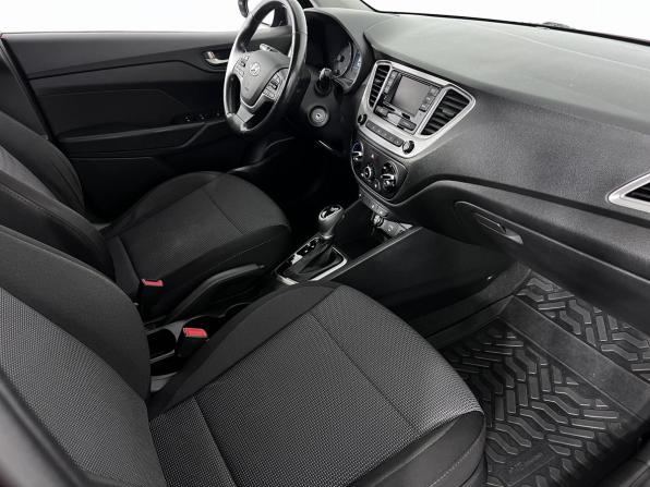 Hyundai Solaris II с пробегом 2019 года, цена 1 490 000 рублей, 67000 км, седан, Автокод Объявления