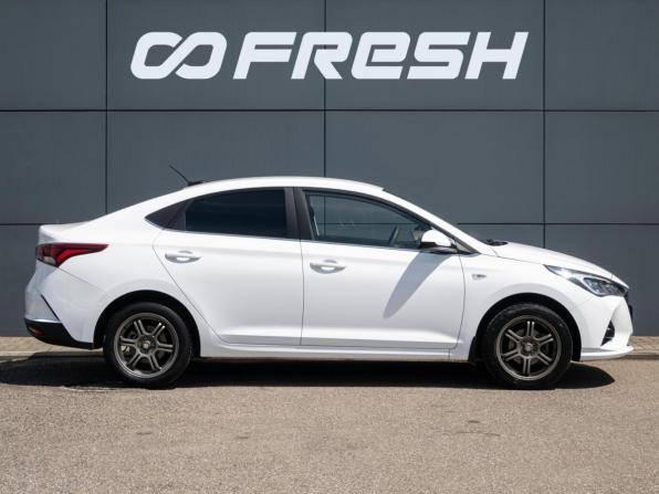 Hyundai Solaris II Рестайлинг с пробегом 2021 года, цена 1 620 000 рублей, 53340 км, седан, Автокод Объявления