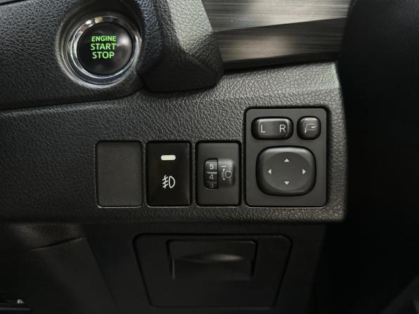 Toyota Auris II с пробегом 2013 года, цена 890 000 рублей, 223332 км, хэтчбек, Автокод Объявления