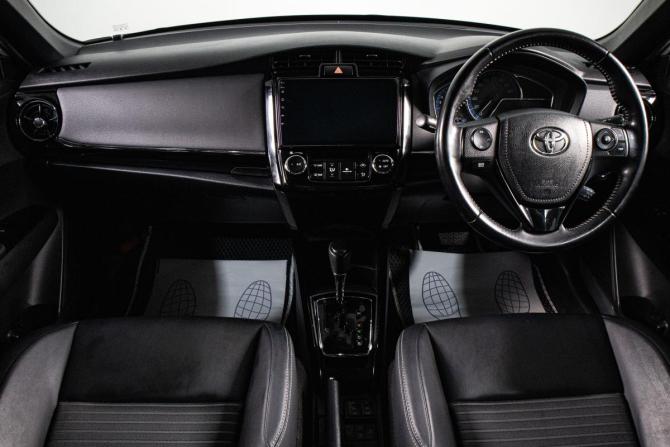 Toyota Corolla XI (E160 E170) Рестайлинг 2 с пробегом 2018 года, цена 1 649 000 рублей, 130000 км, универсал, Автокод Объявления