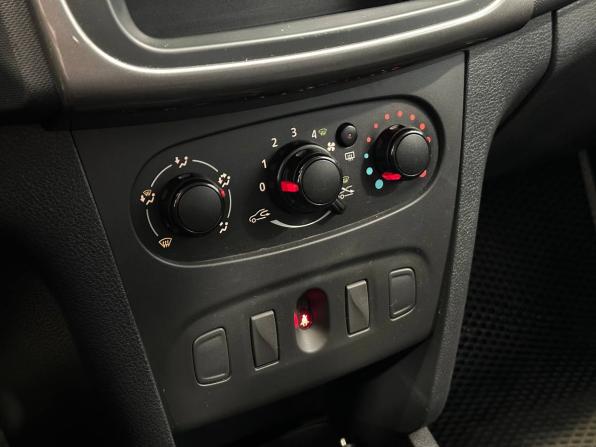 Renault Logan II с пробегом 2014 года, цена 817 000 рублей, 102558 км, седан, Автокод Объявления