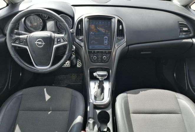Opel Astra J Рестайлинг с пробегом 2012 года, цена 760 000 рублей, 151800 км, хэтчбек, Автокод Объявления
