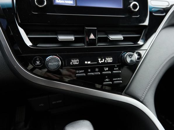 Toyota Camry VIII (XV70) Рестайлинг с пробегом 2021 года, цена 2 987 000 рублей, 49375 км, седан, Автокод Объявления