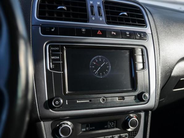 Volkswagen Polo V Рестайлинг с пробегом 2019 года, цена 1 280 000 рублей, 100548 км, седан, Автокод Объявления