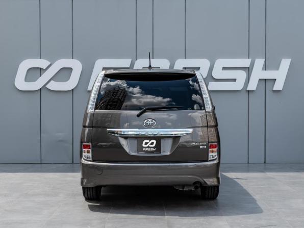 Toyota ISis I Рестайлинг с пробегом 2014 года, цена 1 420 000 рублей, 89004 км, компактвэн, Автокод Объявления