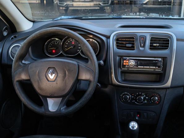 Renault Logan II с пробегом 2015 года, цена 550 000 рублей, 237184 км, седан, Автокод Объявления