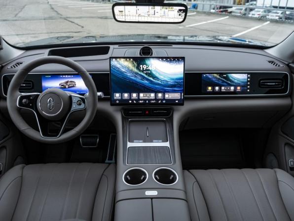 Aito M7 II с пробегом 2025 года, цена 10 500 000 рублей, 7 км, внедорожник, Автокод Объявления