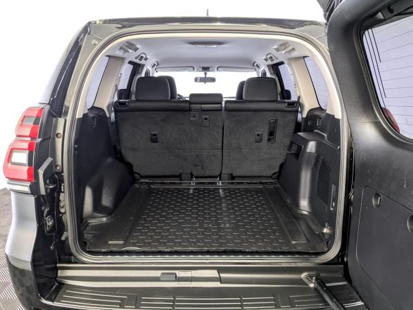 Toyota Land Cruiser Prado 150 Series Рестайлинг 2 с пробегом 2019 года, цена 4 650 000 рублей, 153000 км, внедорожник, Автокод Объявления