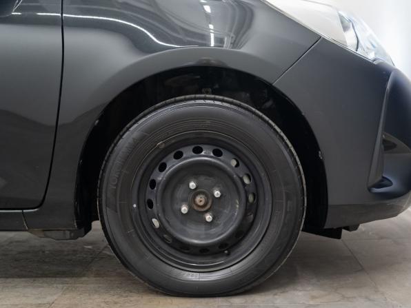 Toyota Vitz III (XP130) Рестайлинг 2 с пробегом 2017 года, цена 875 000 рублей, 121000 км, хэтчбек, Автокод Объявления