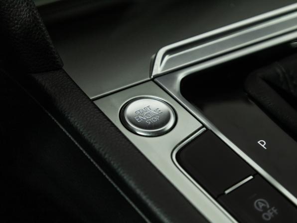 Volkswagen Passat B8 с пробегом 2016 года, цена 1 929 700 рублей, 149265 км, седан, Автокод Объявления