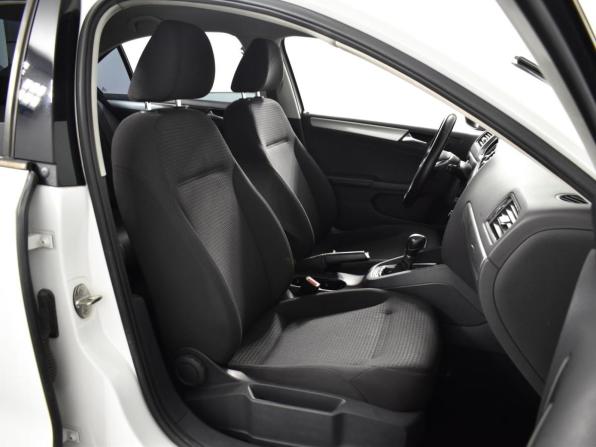 Volkswagen Jetta VI Рестайлинг с пробегом 2016 года, цена 1 048 100 рублей, 242962 км, седан, Автокод Объявления