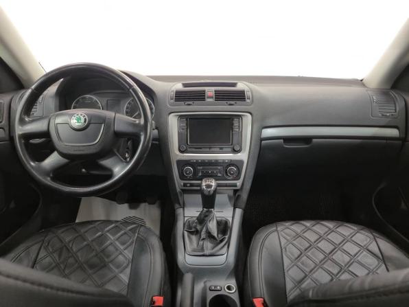 Skoda Octavia II (A5) Рестайлинг с пробегом 2012 года, цена 580 000 рублей, 230885 км, лифтбек, Автокод Объявления