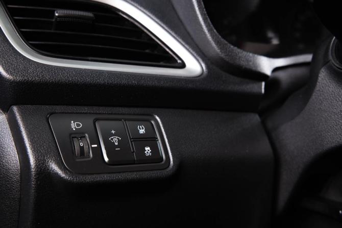 Hyundai Solaris II с пробегом 2018 года, цена 1 069 000 рублей, 209000 км, седан, Автокод Объявления