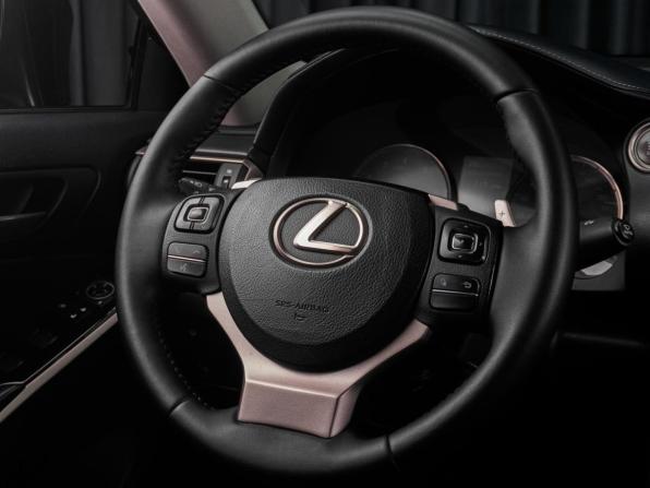Lexus IS III Рестайлинг с пробегом 2018 года, цена 2 949 000 рублей, 129963 км, седан, Автокод Объявления