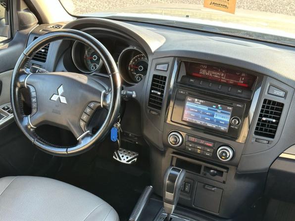 Mitsubishi Pajero IV Рестайлинг 1 с пробегом 2012 года, цена 1 800 000 рублей, 232887 км, внедорожник, Автокод Объявления