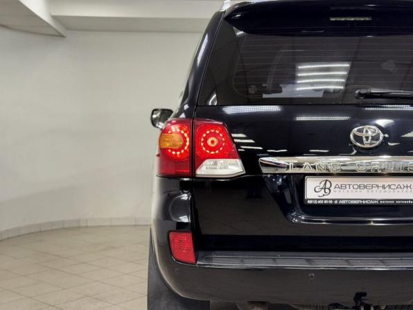 Toyota Land Cruiser 200 Series Рестайлинг 1 с пробегом 2014 года, цена 3 680 000 рублей, 253318 км, внедорожник, Автокод Объявления