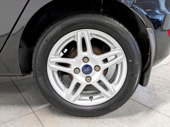 Ford Fiesta Mk6 Рестайлинг с пробегом 2016 года, цена 880 000 рублей, 134538 км, хэтчбек, Автокод Объявления
