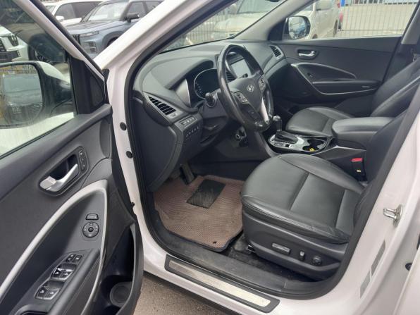 Hyundai Santa Fe III Рестайлинг с пробегом 2018 года, цена 2 569 000 рублей, 120211 км, внедорожник, Автокод Объявления