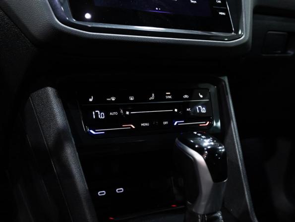 Volkswagen Tiguan II Рестайлинг с пробегом 2021 года, цена 3 319 700 рублей, 145904 км, внедорожник, Автокод Объявления