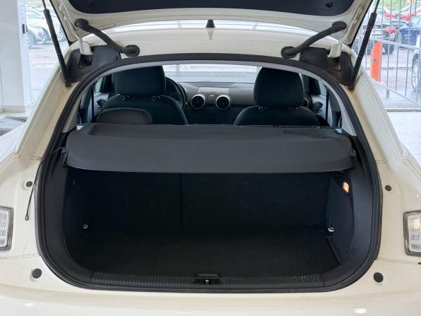 Audi A1 I (8X) с пробегом 2013 года, цена 737 000 рублей, 213165 км, хэтчбек, Автокод Объявления