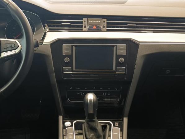 Volkswagen Passat B8 Рестайлинг с пробегом 2021 года, цена 2 290 000 рублей, 48316 км, седан, Автокод Объявления