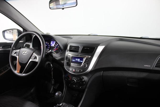 Hyundai Solaris I Рестайлинг с пробегом 2015 года, цена 799 000 рублей, 212000 км, седан, Автокод Объявления