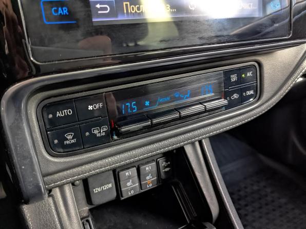 Toyota Corolla XI (E160 E170 E180) Рестайлинг 1 с пробегом 2018 года, цена 1 750 000 рублей, 107942 км, седан, Автокод Объявления