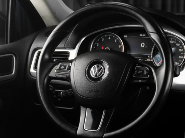 Volkswagen Touareg II с пробегом 2012 года, цена 1 999 000 рублей, 216392 км, внедорожник, Автокод Объявления