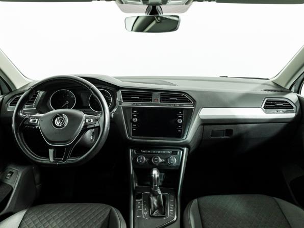 Volkswagen Tiguan II с пробегом 2018 года, цена 1 999 900 рублей, 129934 км, внедорожник, Автокод Объявления