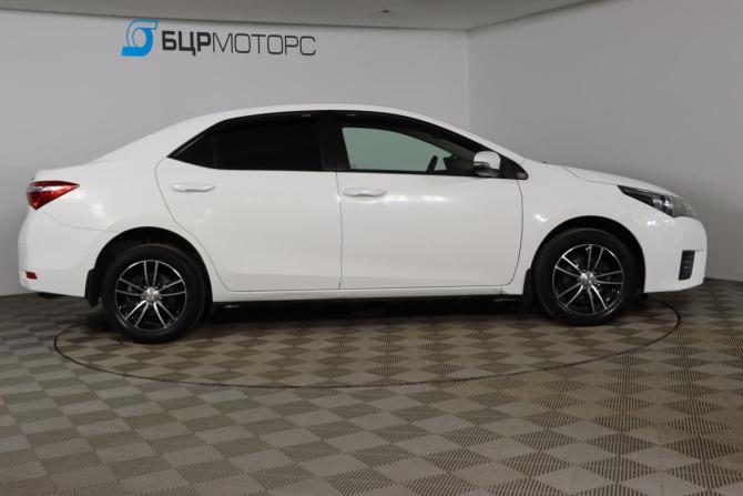 Toyota Corolla XI (E160 E170 E180) с пробегом 2013 года, цена 1 109 990 рублей, 111331 км, седан, Автокод Объявления