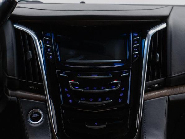 Cadillac Escalade IV с пробегом 2018 года, цена 4 790 000 рублей, 161610 км, внедорожник, Автокод Объявления