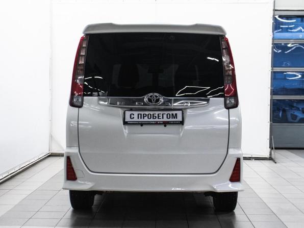 Toyota Noah III (R80) с пробегом 2017 года, цена 2 049 000 рублей, 180971 км, минивэн, Автокод Объявления