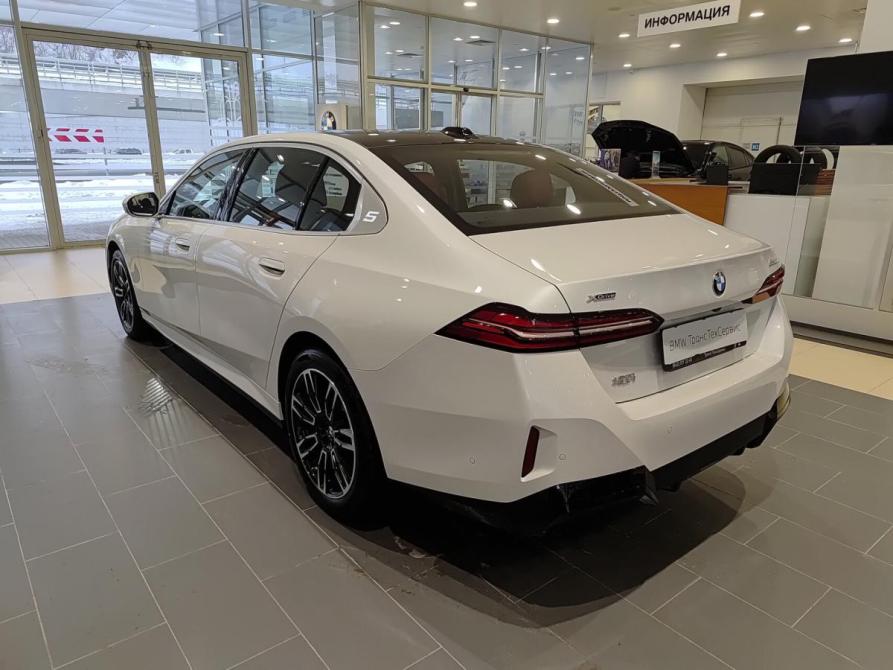 BMW 5 серии VIII (G60/G61/G68) Казань  - изображение 8