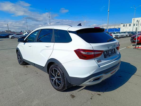Lada (ВАЗ) Vesta I Рестайлинг (NG) с пробегом 2024 года, цена 1 439 995 рублей, 22749 км, универсал, Автокод Объявления