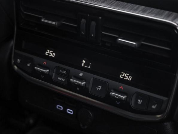 Toyota Land Cruiser 300 Series с пробегом 2021 года, цена 6 799 000 рублей, 226422 км, внедорожник, Автокод Объявления