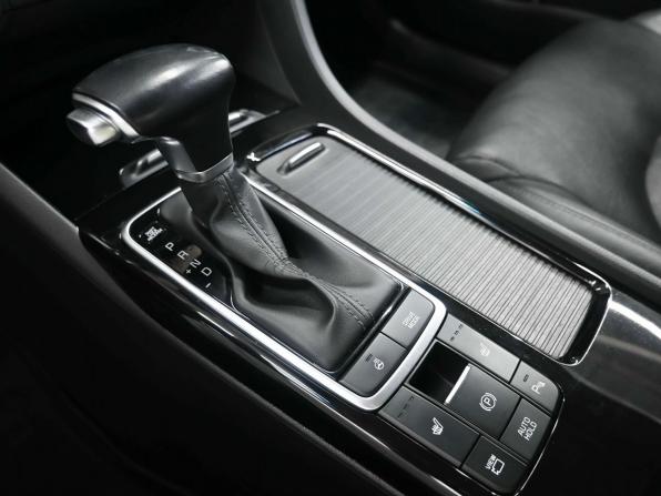 Kia Optima IV Рестайлинг с пробегом 2019 года, цена 2 179 900 рублей, 65536 км, седан, Автокод Объявления
