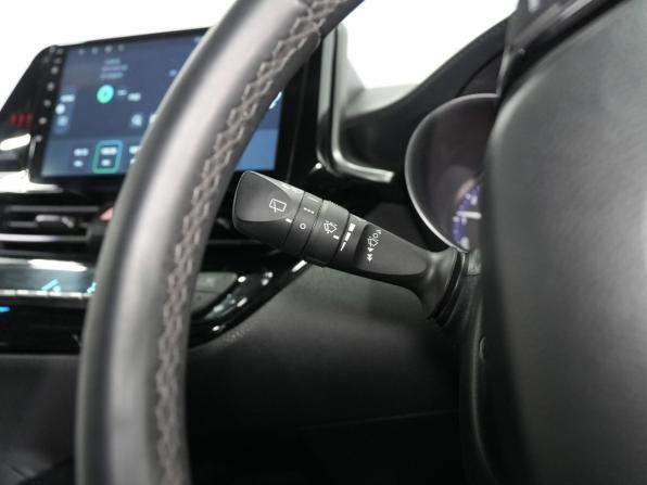 Toyota C-HR I с пробегом 2017 года, цена 1 799 000 рублей, 38000 км, внедорожник, Автокод Объявления