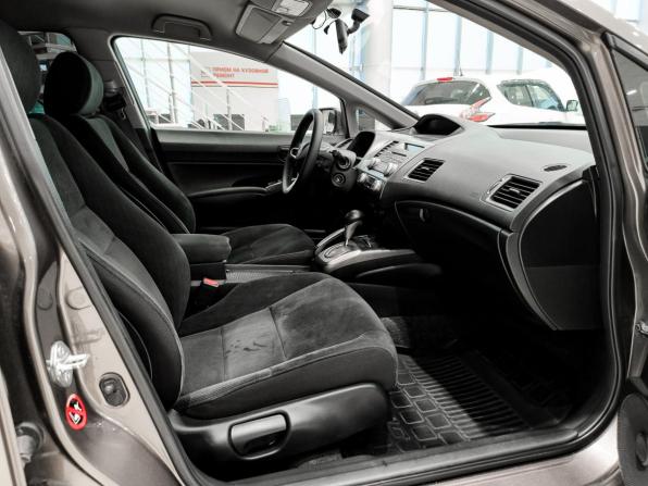 Honda Civic VIII Рестайлинг с пробегом 2009 года, цена 890 000 рублей, 210000 км, седан, Автокод Объявления