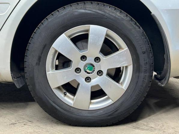 Skoda Octavia II (A5) Рестайлинг с пробегом 2012 года, цена 649 000 рублей, 296000 км, лифтбек, Автокод Объявления