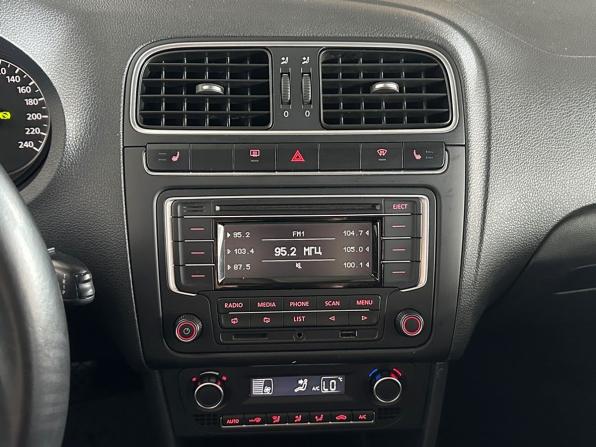 Volkswagen Polo V с пробегом 2015 года, цена 958 000 рублей, 143617 км, седан, Автокод Объявления