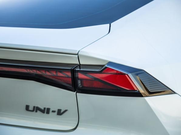 Changan UNI-V I с пробегом 2024 года, цена 2 398 000 рублей, 36817 км, лифтбек, Автокод Объявления