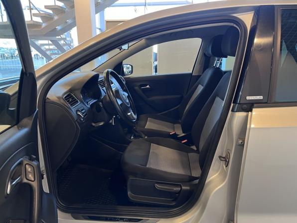Volkswagen Polo V с пробегом 2014 года, цена 1 045 000 рублей, 94877 км, седан, Автокод Объявления