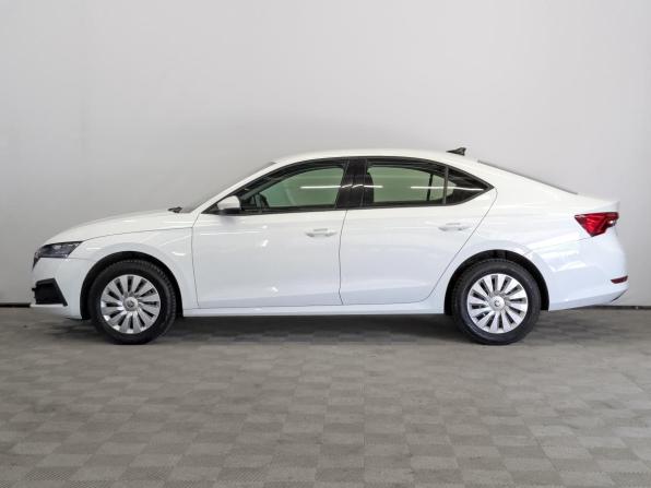 Skoda Octavia IV (A8) с пробегом 2021 года, цена 2 345 000 рублей, 52991 км, лифтбек, Автокод Объявления